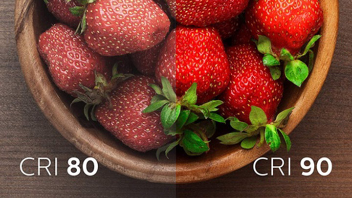 Two images of strawberries with low and high color rendering